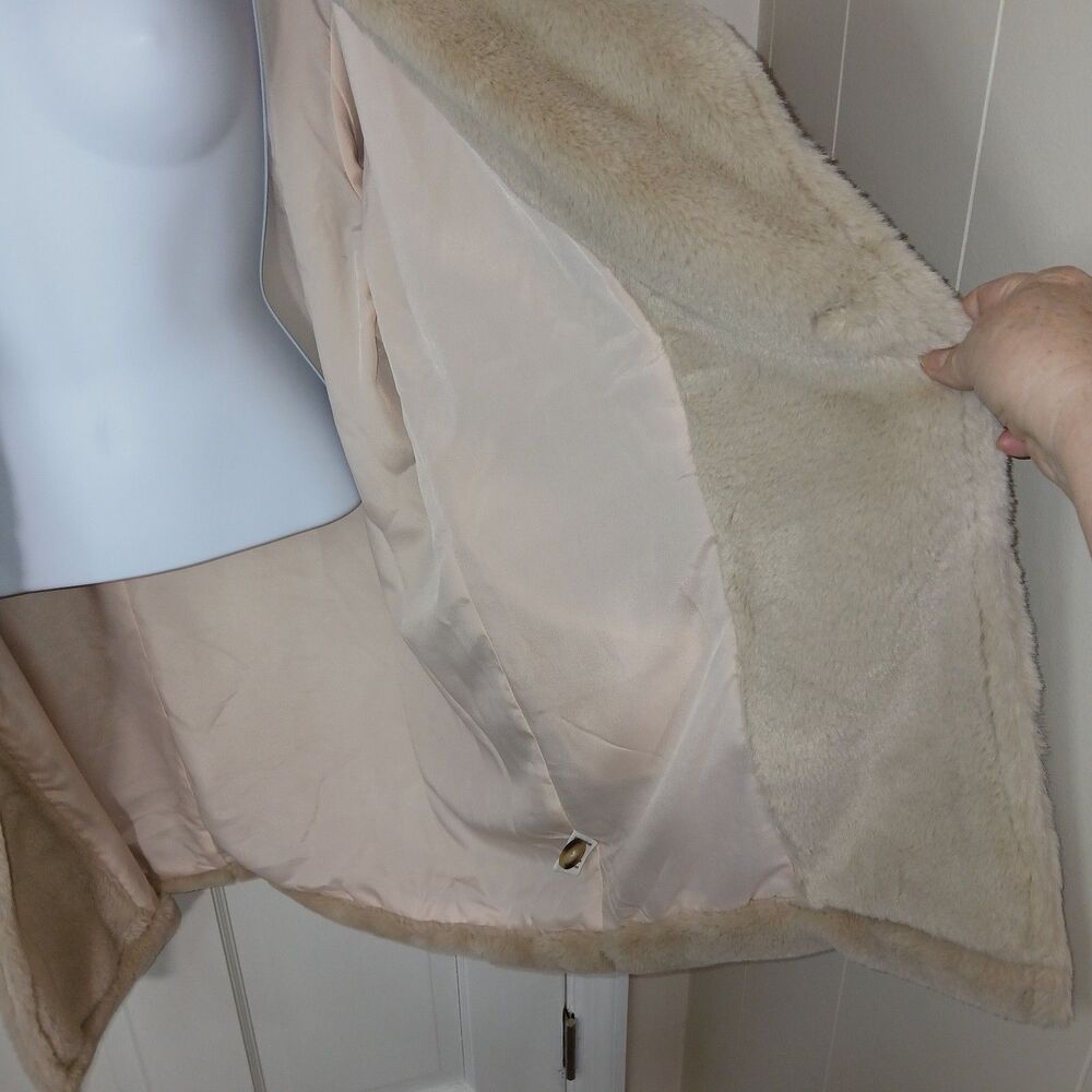 Altar'd State Faux Fur Coat Women's Size L Taupe Beige Double Breasted NWT $120 - Picture 10 of 16